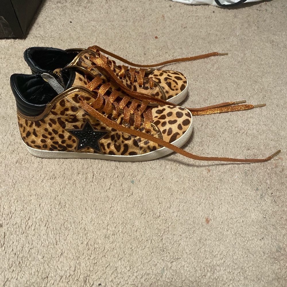 Leopard Print High-Top Sneakers with Black Star Accent and Gold Laces